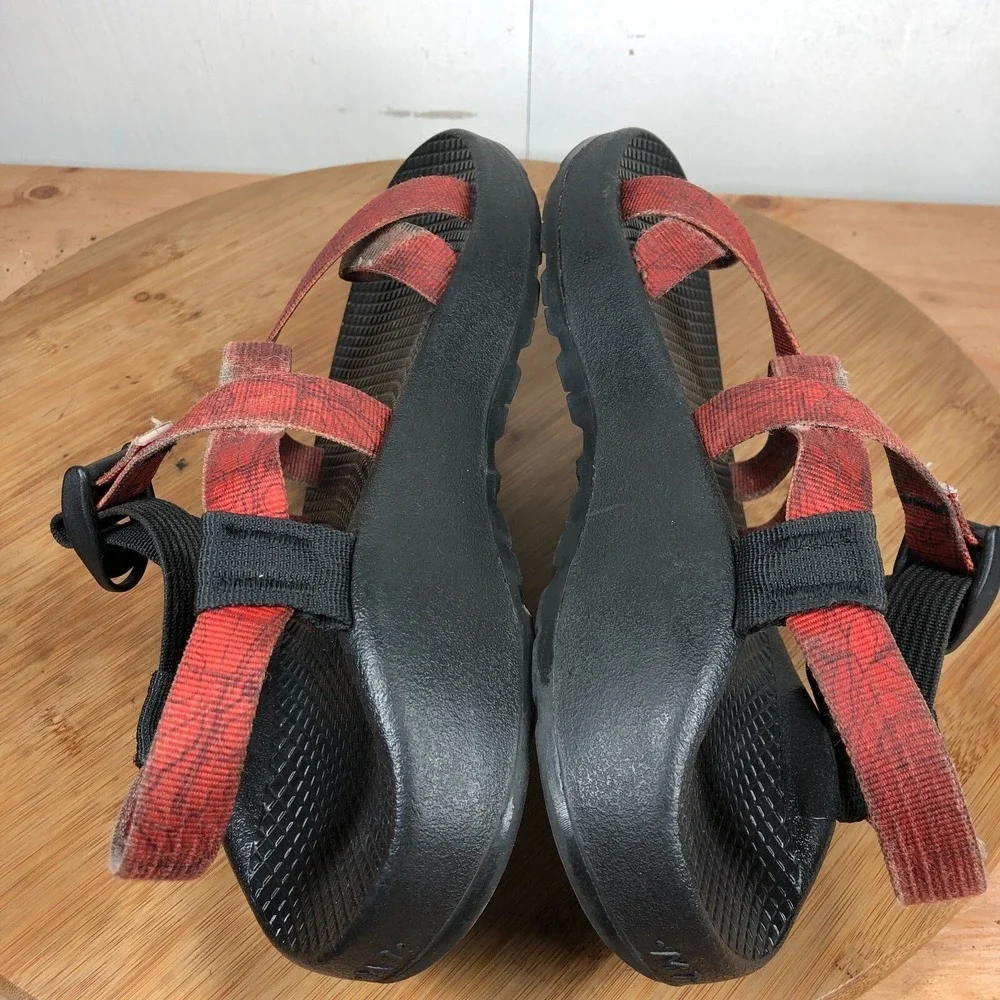 Chaco Z2 Classic mens size 7 shoes red black athletic hiking water sandals